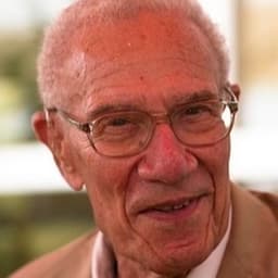 Wikipedia Robert Solow